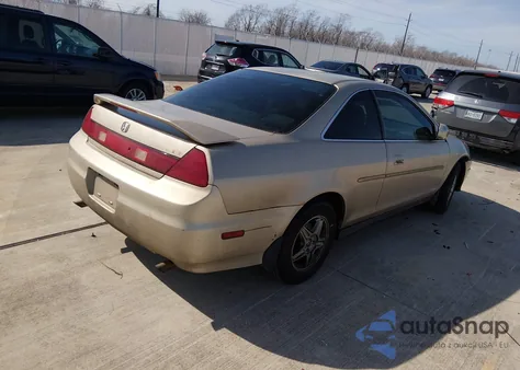 2001 Honda Accord 3.0 Lx z USA, uszkodzony, nr VIN 1HGCG22401A033839